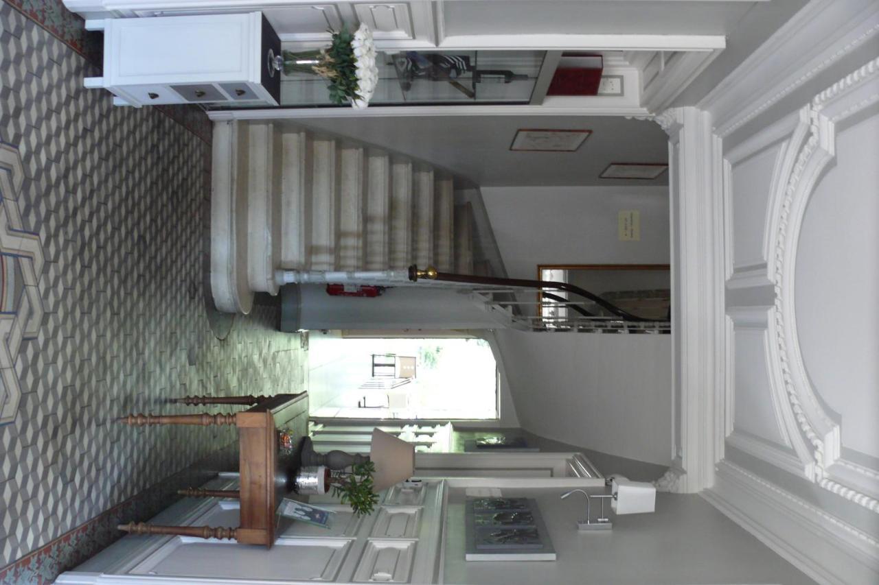 Hotel Henri IV Coutras Екстериор снимка