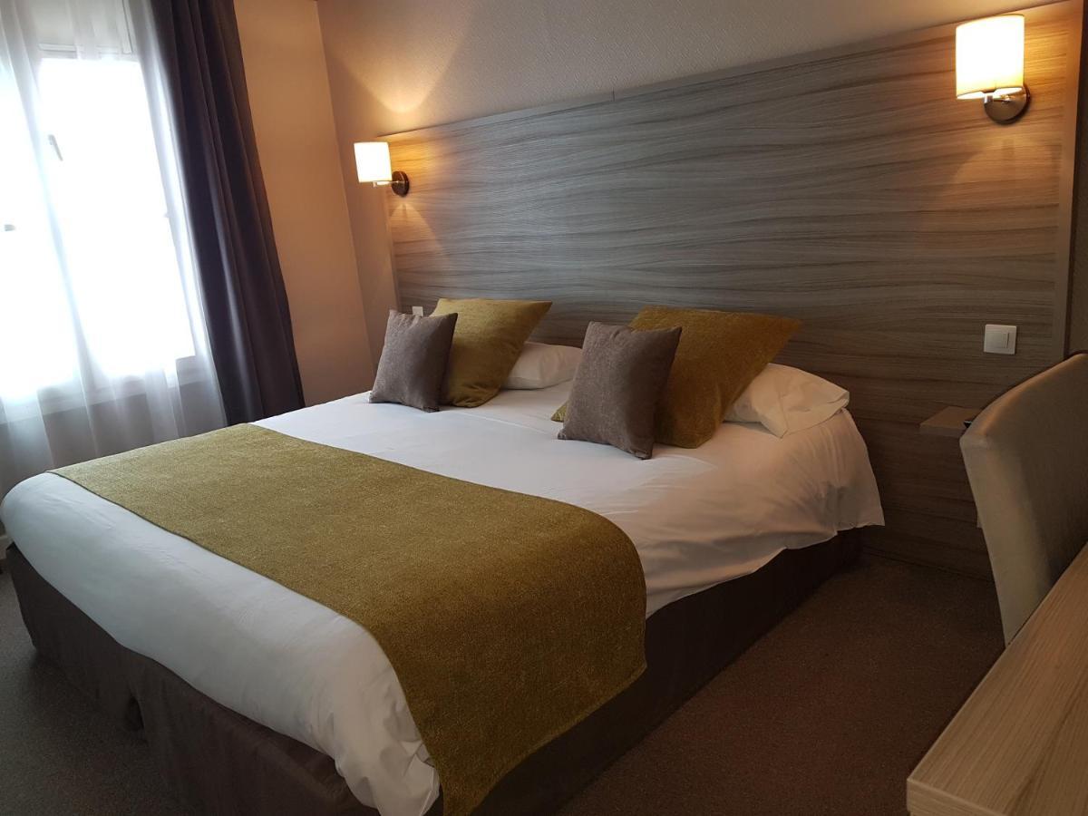 Hotel Henri IV Coutras Екстериор снимка