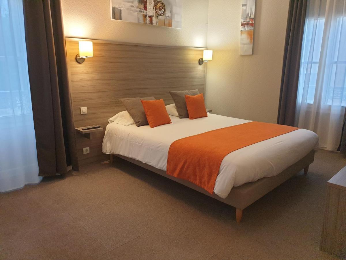 Hotel Henri IV Coutras Екстериор снимка
