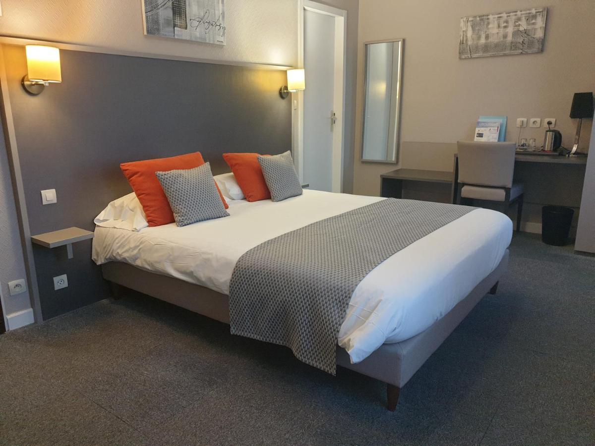 Hotel Henri IV Coutras Екстериор снимка