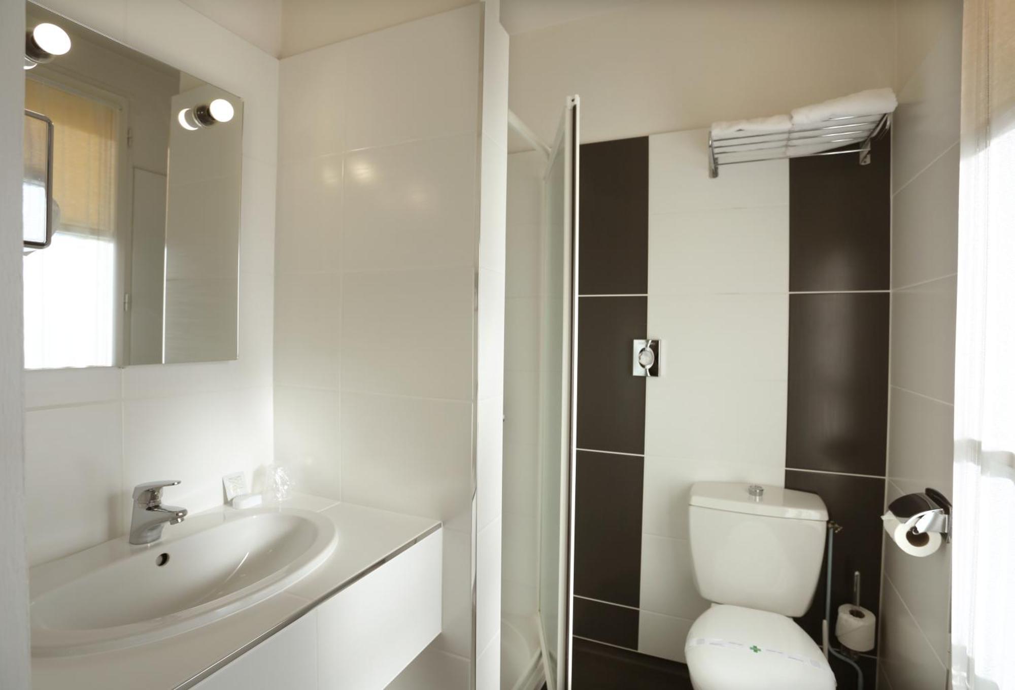 Hotel Henri IV Coutras Стая снимка