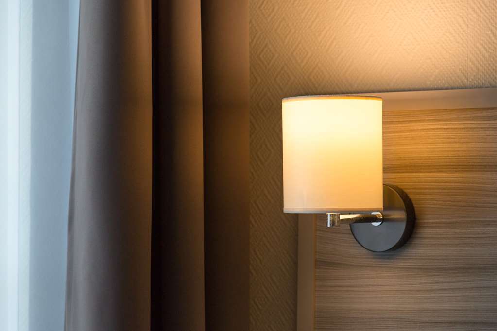 Hotel Henri IV Coutras Стая снимка