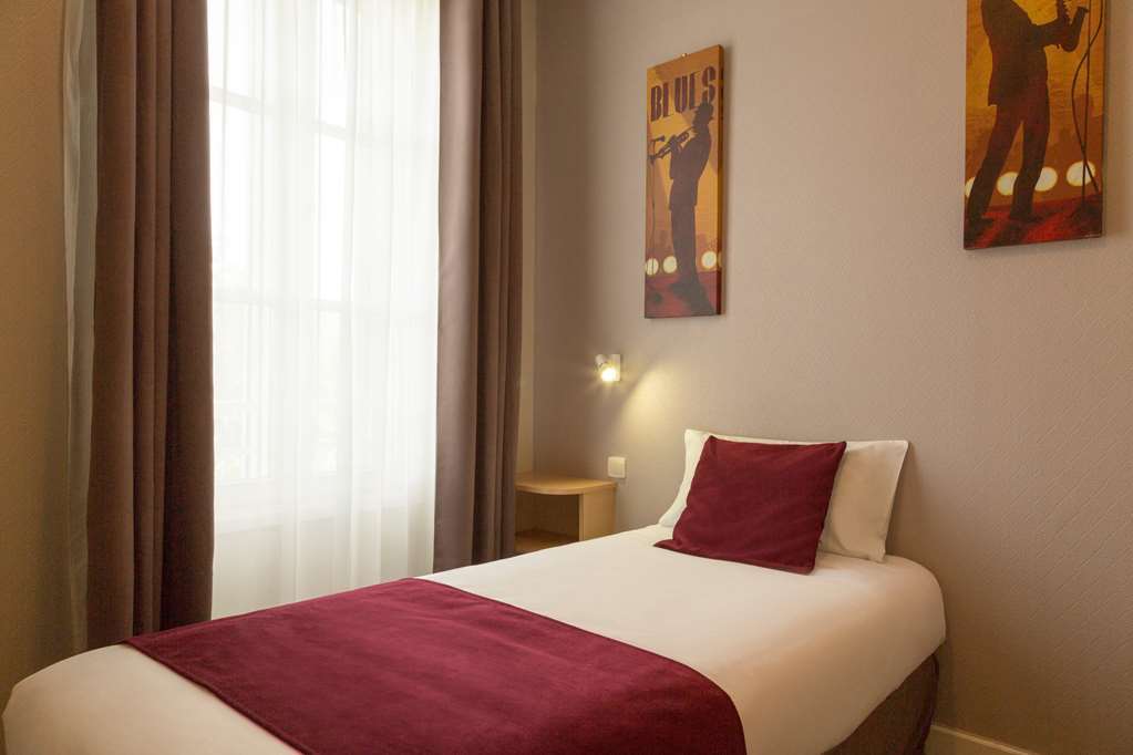 Hotel Henri IV Coutras Стая снимка